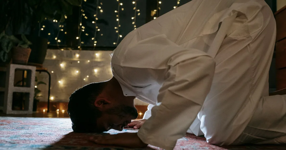 ইস্তিখারা নামাজ কীভাবে পড়বেন — সম্পূর্ণ নিয়ম